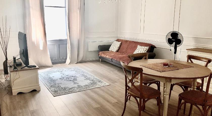 dFive New Stylish Lux Apartment at the Centre photo