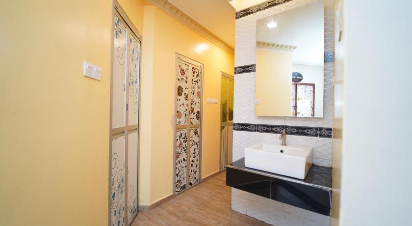 Image of Queen Room No Toilet 2