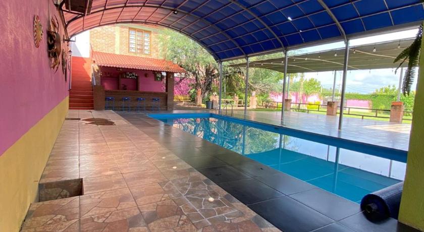 Hotel La Estancia photo