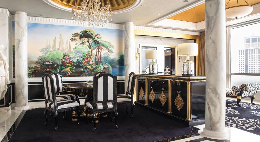 Jumeirah Emirates Towers - image 8