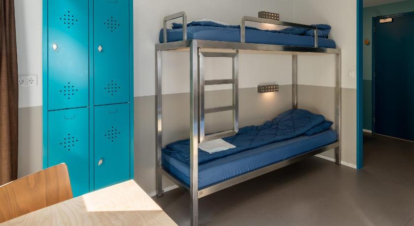Image of Budget Twin with Bunk Beds and Private Bathroom with Shower 1
