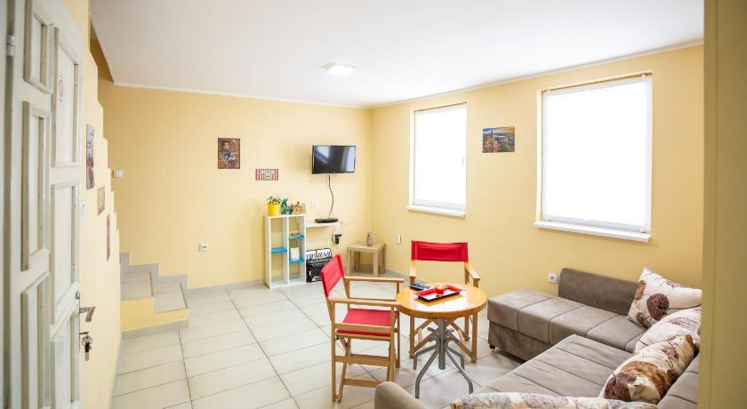 Passenger Hostel — Hotel in Novi Sad