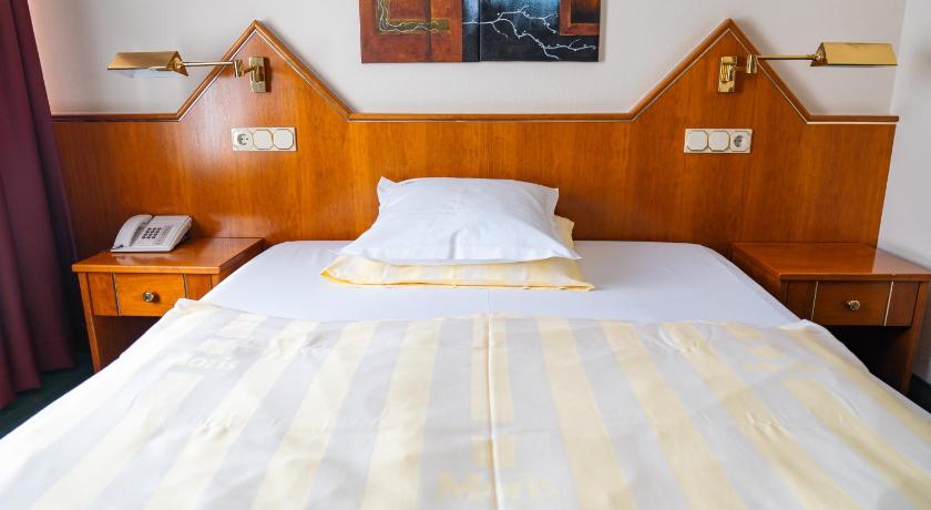 Hotel-Restaurant Moris photo