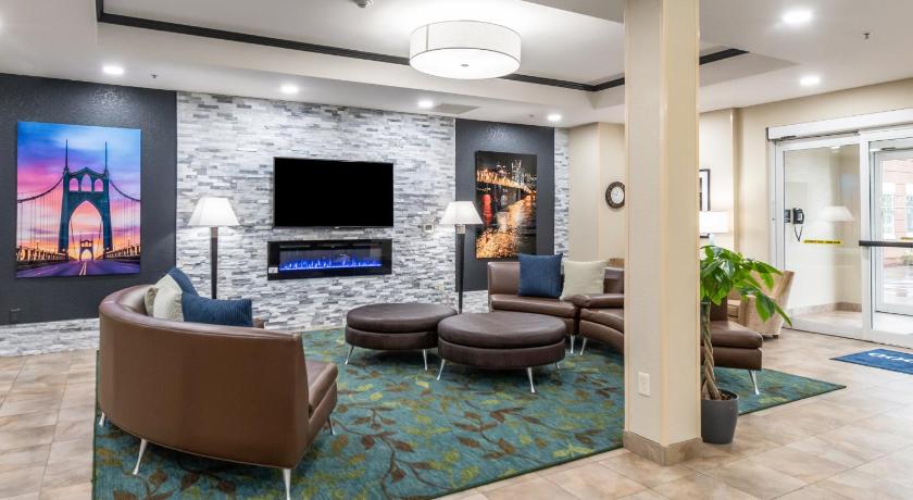 Candlewood Suites Portland Airport