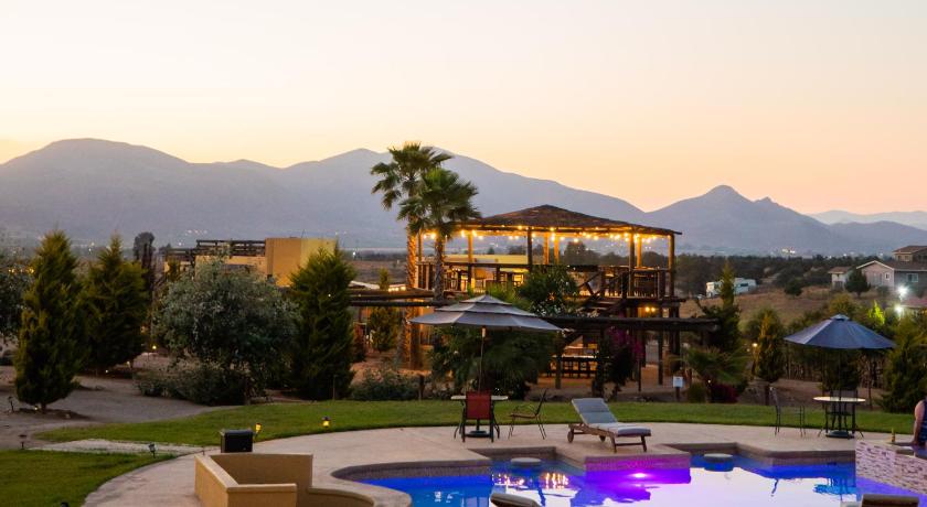 Cuatro Lunas Hotel Boutique — Hotel in Ensenada