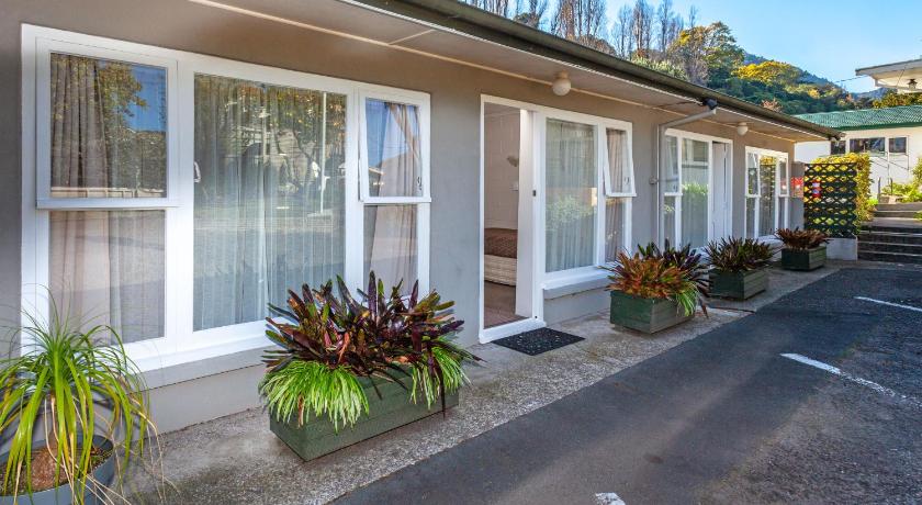Brookby Motel photo