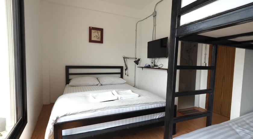 Image of Triple Room with Bathroom 2