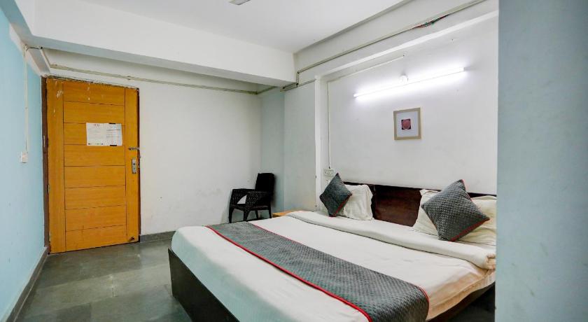 Collection O 82470 Hotel Rent Abode Aone Inn