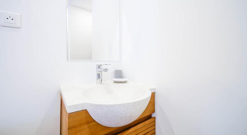 Appartement Quartier MontmartreSaint LazareLafayette photo