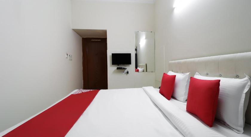 OYO Flagship 82072 Hotel Anand 2