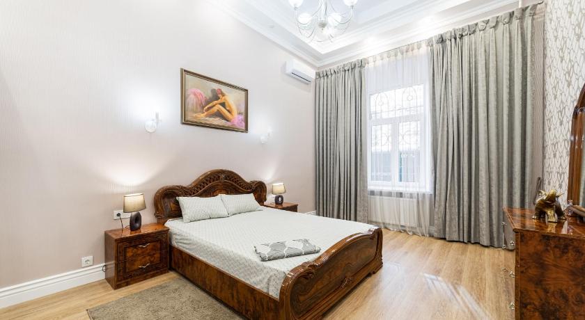 Vorontsov Lane 3-bedrooms Apartment — Hotel in Odessa