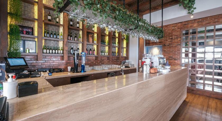 Bar/lounge