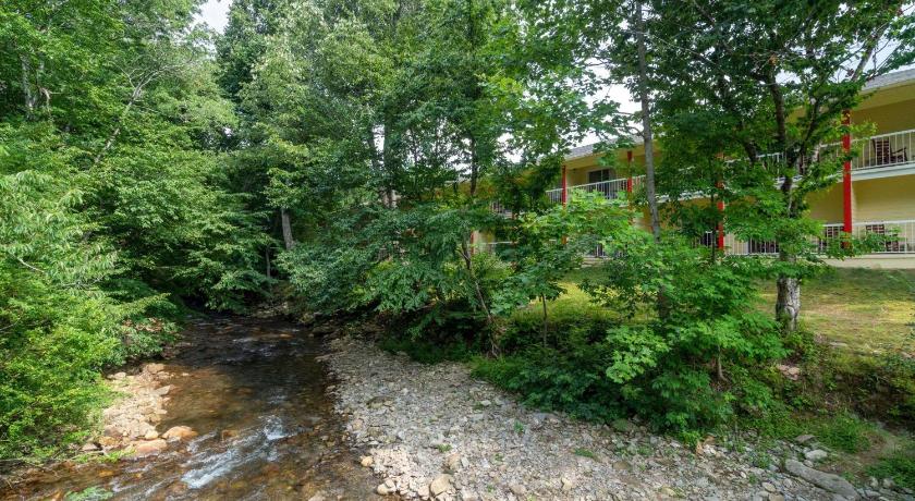Ramada by Wyndham Maggie Valley photo