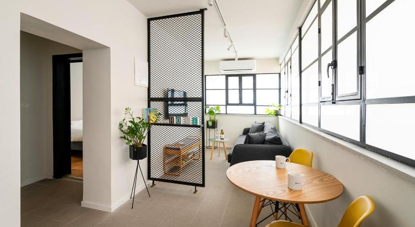 The Square - By Beach Apartments TLV — Hotel in Tel Aviv