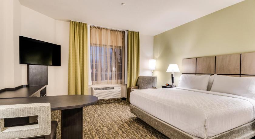 Candlewood Suites Portland Airport