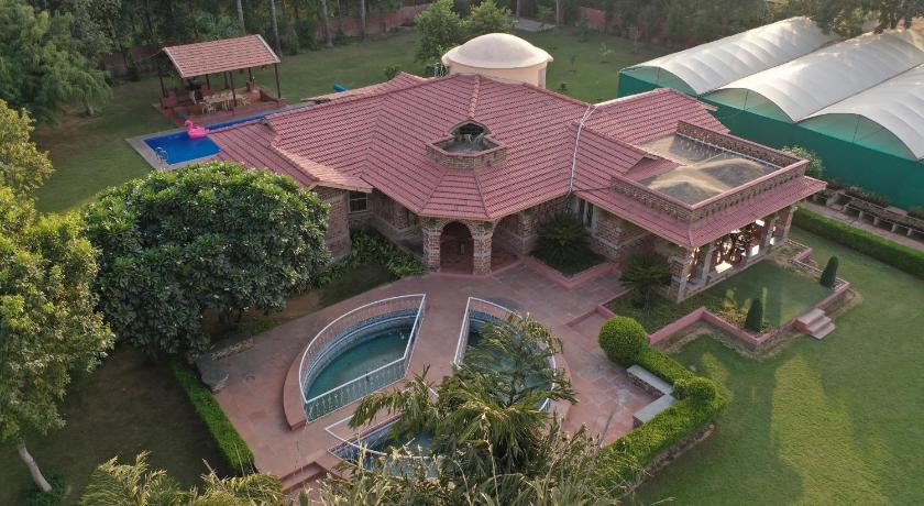 The Orchard Farm - An Luxury Villa with Private Pool near Gurgoan — Hotel in New Delhi and NCR