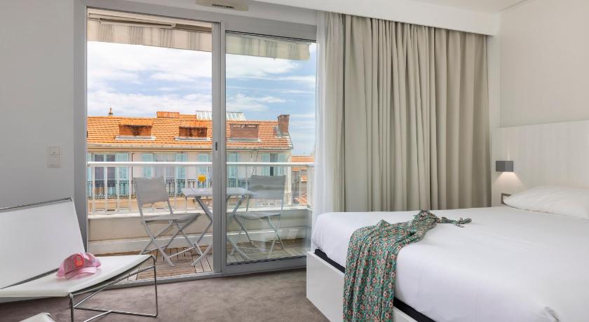 Ibis Styles Menton Centre photo