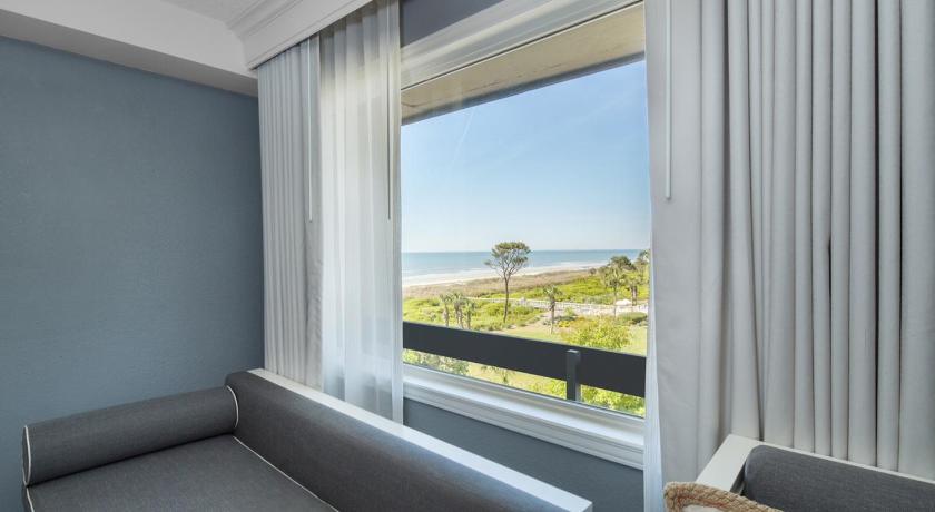Image of King Jr. Suite 14