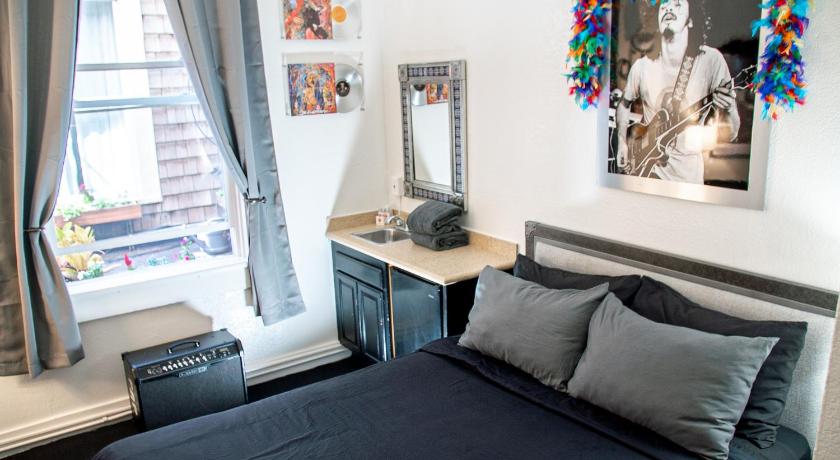 Imagen de Habitación Queen con baño compartido (Queen Room with Shared Bathroom) 1
