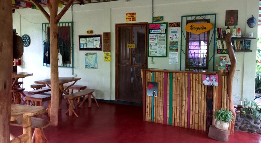 La Urraca Loca Hostel photo