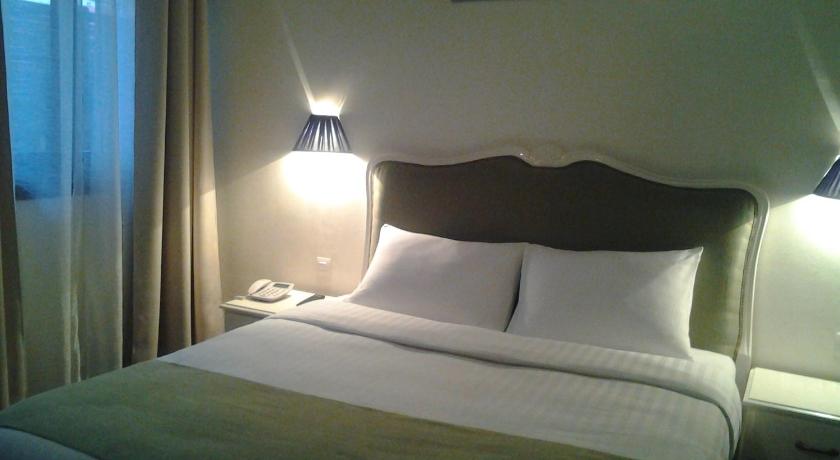 Image of Deluxe Suite 4