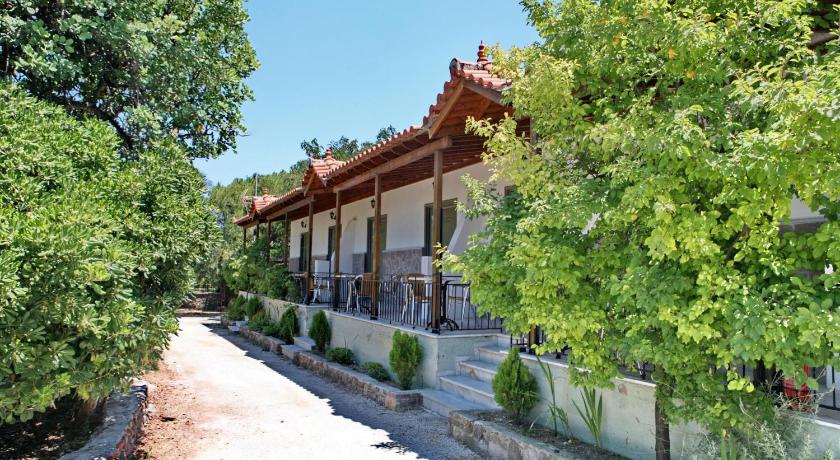 Paradisos Studios — Hotel in Lesvos