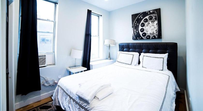 NEWLY RENOVATED HEART OF LOWER EAST SIDE 2BR 1BA, 5 MIN WALK TO SOHO, 1 BLOCK TO WHOLE FOODS, WASHER — Hotel in New York (NY)