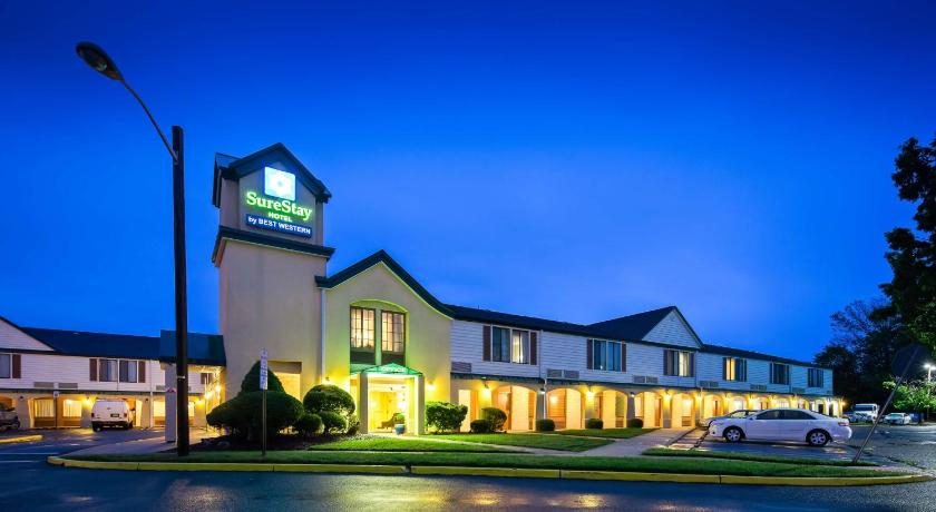 Sure Stay Hotel by Best Western East Brunswick Inn