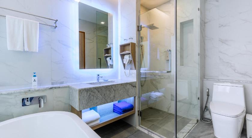 Image of Premier Pool View 7