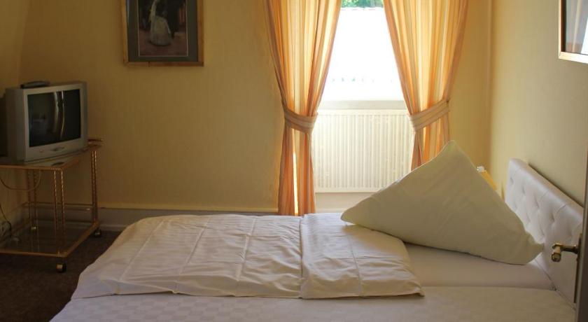 Image of Standard Triple Room 0