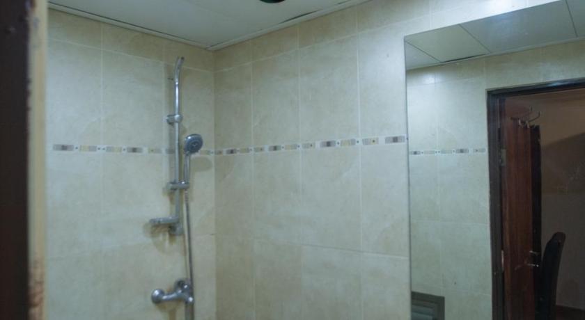 Image of Family Room with Bath 4