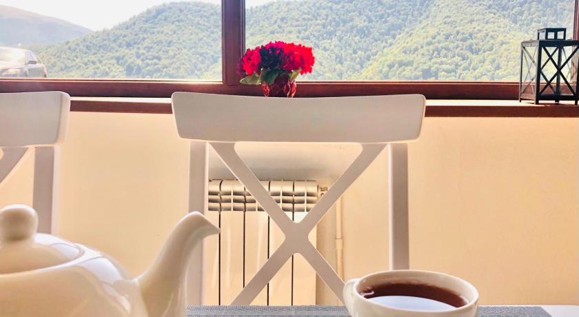 Image of Triple Room with Mountain View 2
