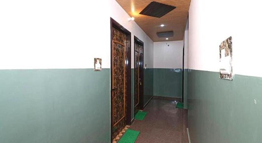 OYO 13686 Rudraksh hotel