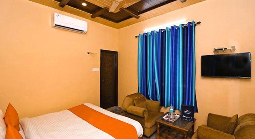 OYO 13686 Rudraksh hotel