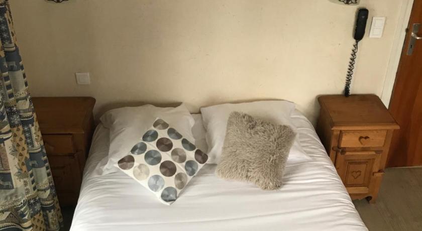 Image of Triple Room with Bath 7