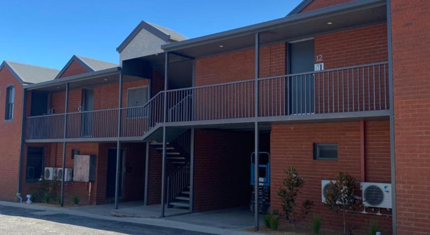 Railway Motel Myrtleford — Hotel in Myrtleford