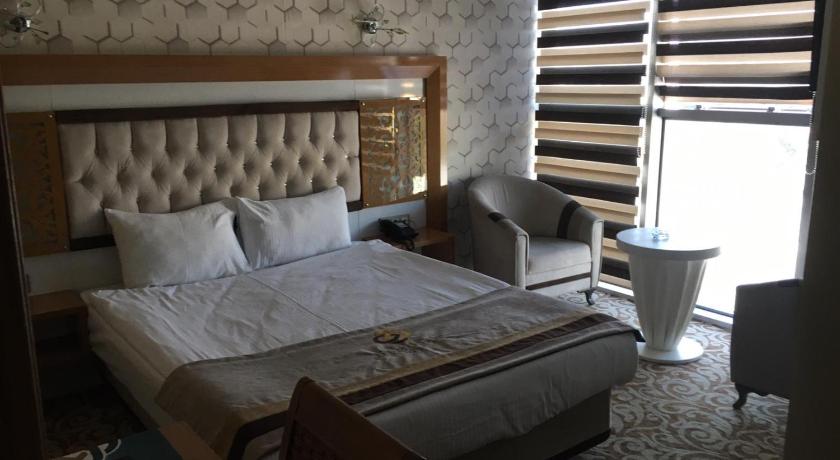 Demosan City Hotel