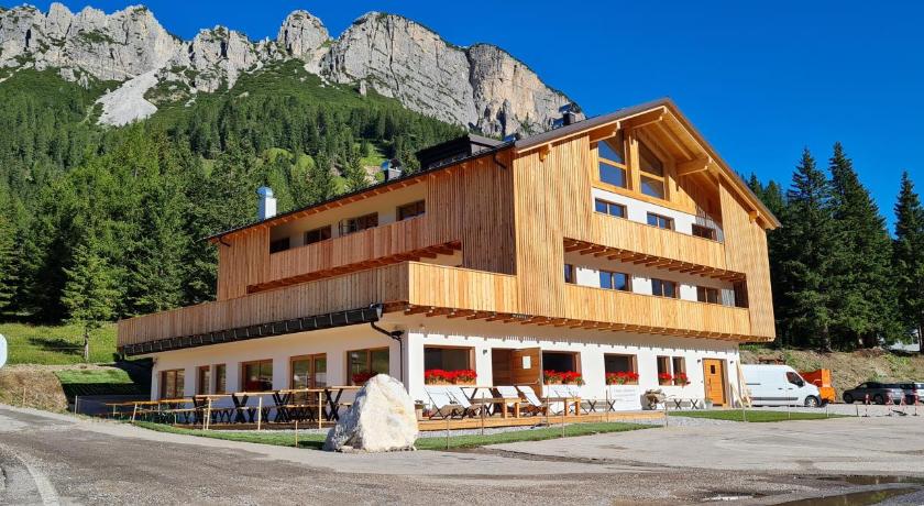 Chalet Alpenrose photo
