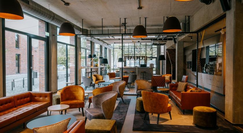 LOOM Hotel & Skybar