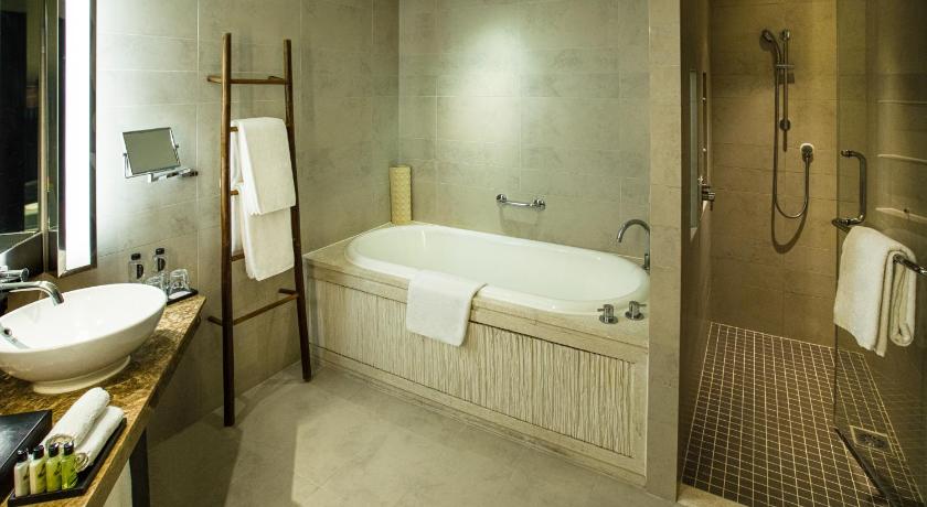 Image of 2 Twin Classic Overwater City View 5