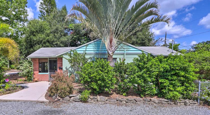 Vibrant Rockledge Home about 2 Mi to Cocoa Village! photo