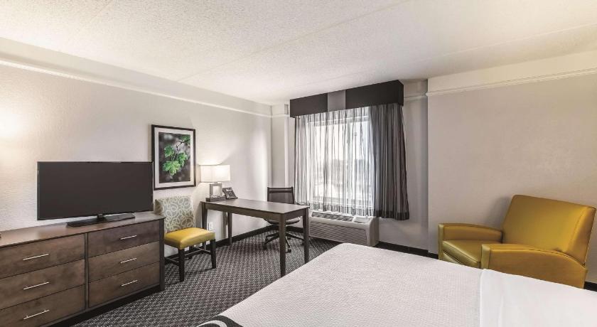 La Quinta Inn & Suites by Wyndham Austin Airport