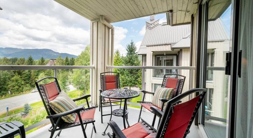 Wildwood Lodge by Cozystay Signature Whistler photo