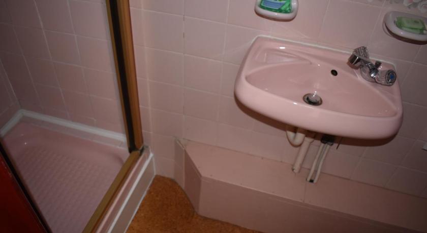 Image of Family Room with Private Bathroom 6
