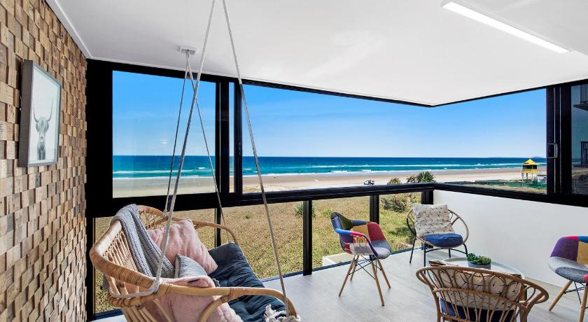 Absolutly Beachfront Surfers Paradise, Pure Shores! photo