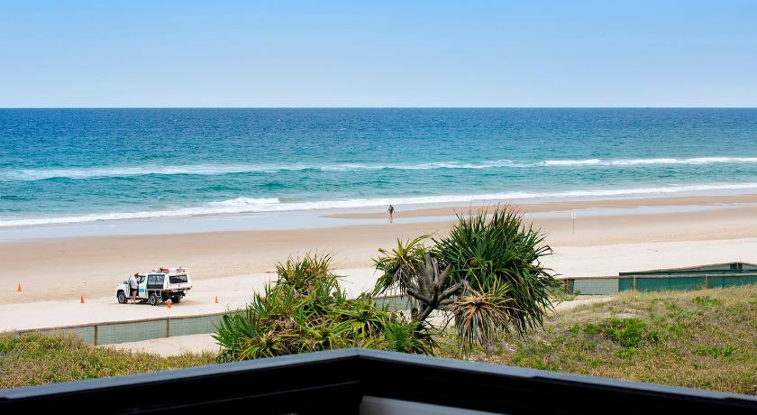 Absolutly Beachfront Surfers Paradise, Pure Shores! photo