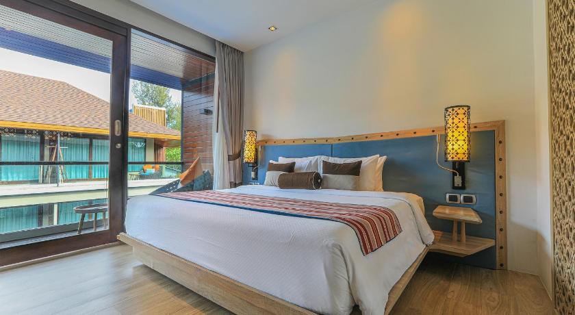 Image of Deluxe Pool View Double Room 4