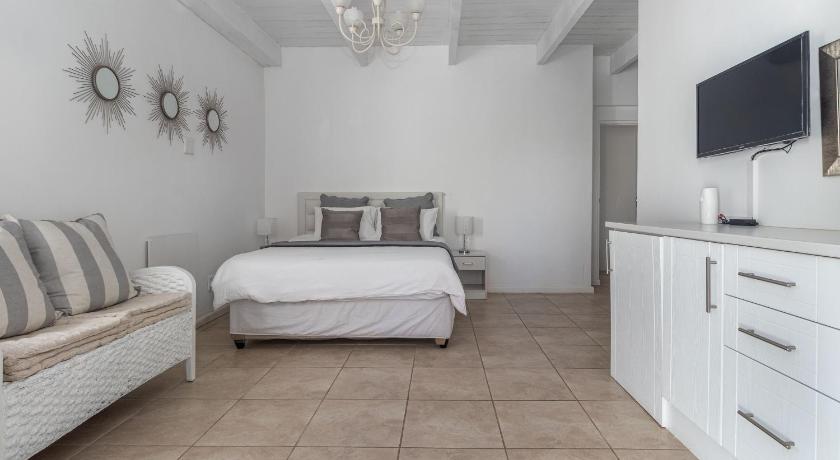 Anoud Manor photo
