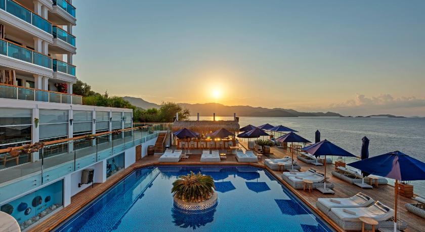 Meis Exclusive Hotel - image 11