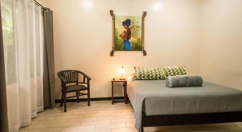 Image of Standard Queen Room 13